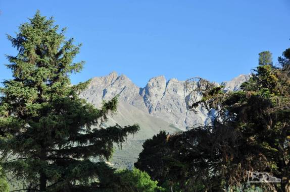 O colossal Cerro Piltriquitrón visto do centro de El Bolsón, na Argentina